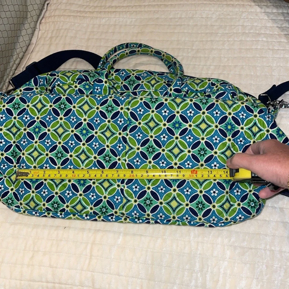 Vera Bradley Vintage Daisy Daisy Blue and Green Quilted Travel Bag - Picture 7 of 9